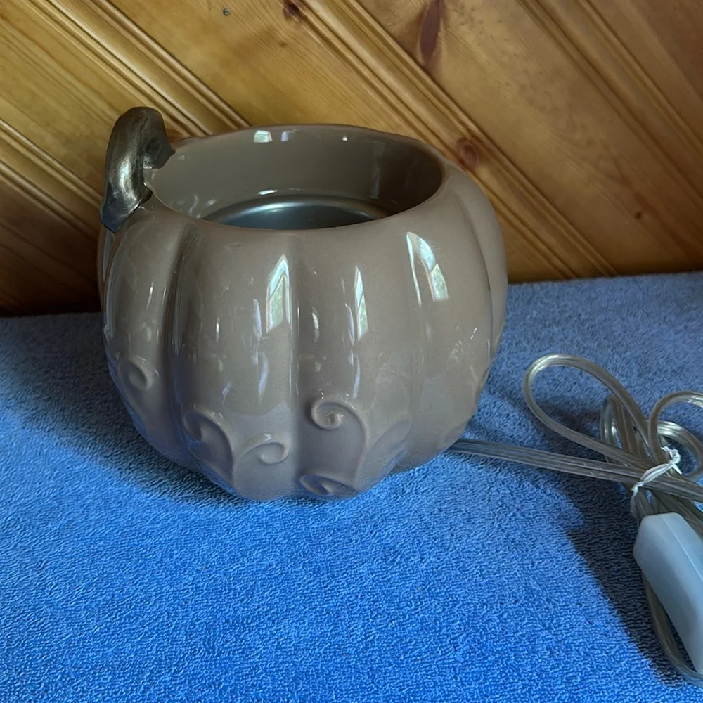 Yankee Candle Harvest Pumpkin Scenterpiece Meltcup Wax Warmer